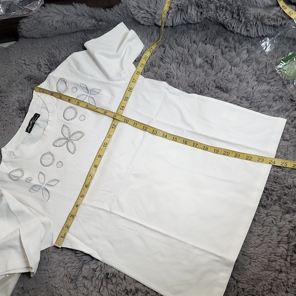 On Twelfth White Stones T-Shirt Size: Various - Picture 4 of 7